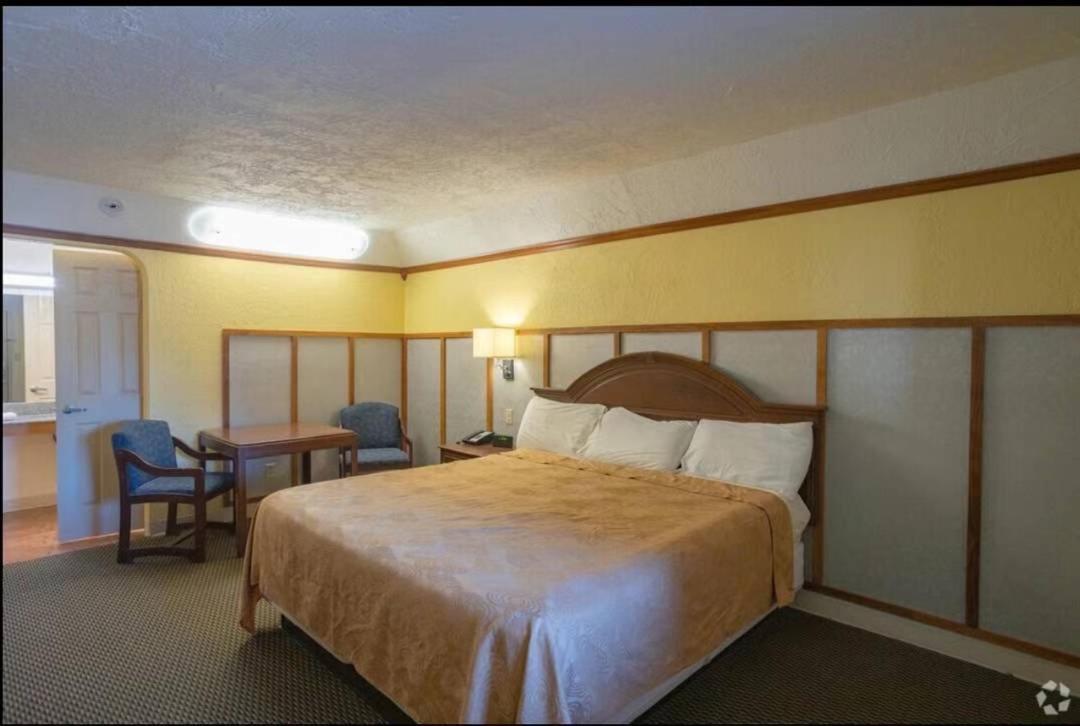 Bo Hotel Canadian Courts Esterno foto
